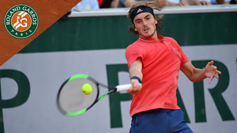 西班牙超级杯足球赛：皇家马德里队打进决赛.